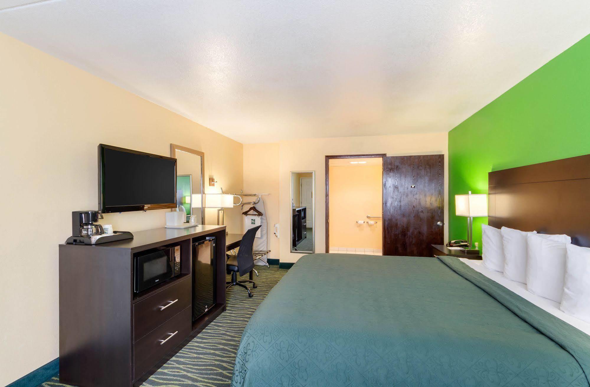 Quality Inn Siloam Springs West Exterior photo